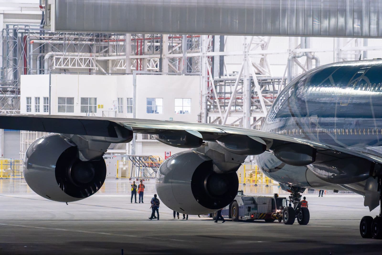 Aircraft maintenance operation requiring time-critical component support